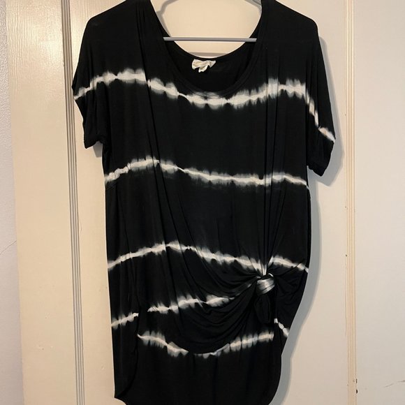 Lucy & Laurel Tops Lucy Laurel Black White Tiedye M Poshmark